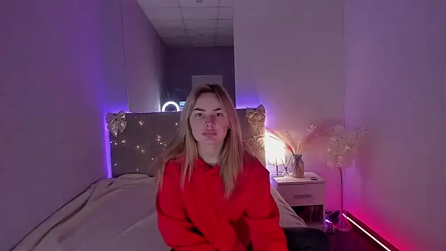 LunaHeadley online show from February 1, 2026, 1:09 pm