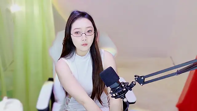 luna-168 online show from April 23, 2026, 8:32 am