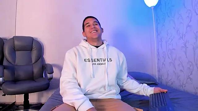 Tadeo vega  online show from February 2, 2026, 3:27 am