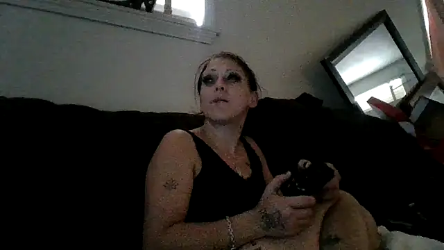 Snapshot of LadySn0w26 chatting on July 31, 2026, 7:22 pm LadySn0w26 online show from July 31, 2026, 7:22 pm