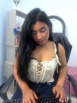 Snapshot of valenlopezz_ chatting on May 14, 2026, 3:47 am valenlopezz online show from May 14, 2026, 3:47 am