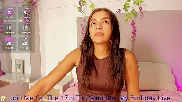 Snapshot of chloe_peach_ chatting on August 4, 2026, 12:42 pm chloe peach online show from August 4, 2026, 12:42 pm