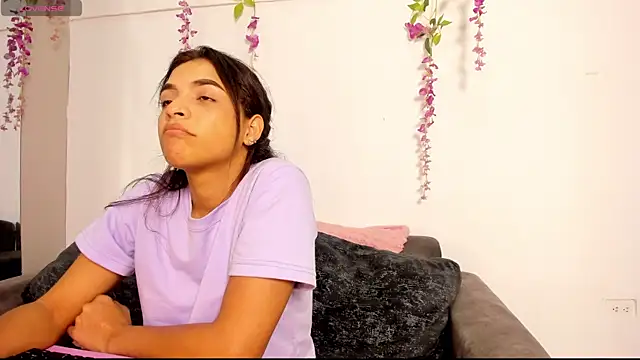 Snapshot of chloe_peach_ chatting on July 4, 2026, 1:48 pm chloe peach online show from July 4, 2026, 1:48 pm