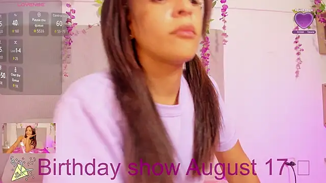 Snapshot of chloe_peach_ chatting on July 22, 2026, 12:29 pm chloe peach online show from July 22, 2026, 12:29 pm