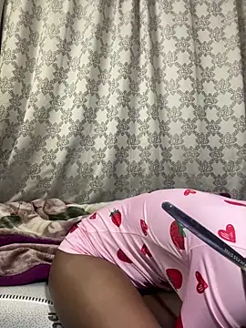 Snapshot of NaughtyShawdy chatting on April 19, 2026, 8:33 pm NaughtyShawdy online show from April 19, 2026, 8:33 pm