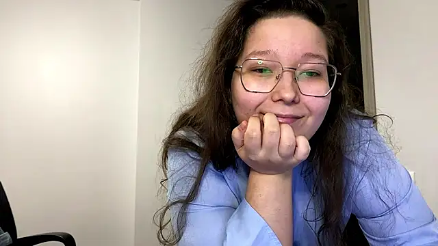 AemiliaLust online show from January 18, 2026, 7:17 pm