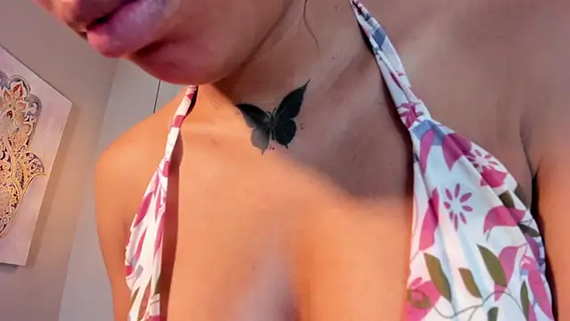 Snapshot of Scarlet_Vixen_ chatting on July 1, 2026, 3:23 pm Scarlet Vixen online show from July 1, 2026, 3:23 pm