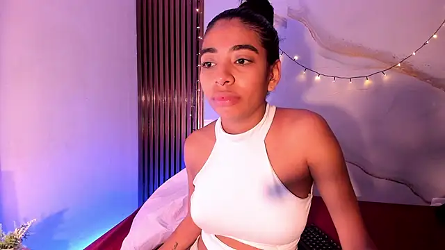 Snapshot of Scarlet_Vixen_ chatting on July 31, 2026, 12:15 pm Scarlet Vixen online show from July 31, 2026, 12:15 pm