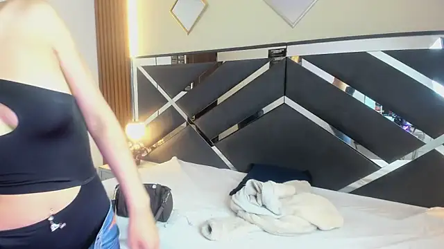 Snapshot of Ambarross_ chatting on March 21, 2026, 12:53 pm Ambarross online show from March 21, 2026, 12:53 pm