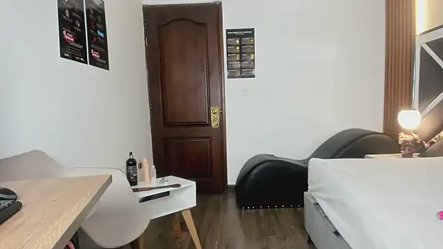 Snapshot of Ambarross_ chatting on March 12, 2026, 2:10 pm Ambarross online show from March 12, 2026, 2:10 pm