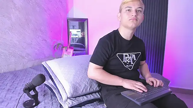 badkenn online show from February 12, 2026, 11:43 am