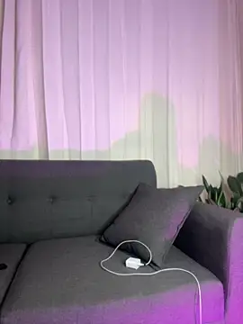 Snapshot of elodie_rouge chatting on May 15, 2026, 11:41 am elodie rouge online show from May 15, 2026, 11:41 am