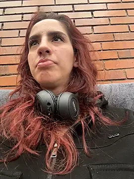 Snapshot of elodie_rouge chatting on May 29, 2026, 12:11 pm elodie rouge online show from May 29, 2026, 12:11 pm