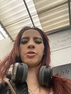 Snapshot of elodie_rouge chatting on June 26, 2026, 11:38 am elodie rouge online show from June 26, 2026, 11:38 am