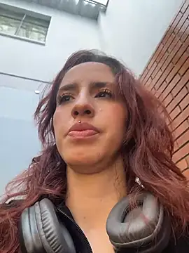 Snapshot of elodie_rouge chatting on July 17, 2026, 12:35 pm elodie rouge online show from July 17, 2026, 12:35 pm