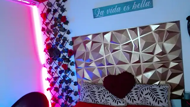 Snapshot of IvyFlame chatting on March 21, 2026, 5:28 pm IvyFlame online show from March 21, 2026, 5:28 pm