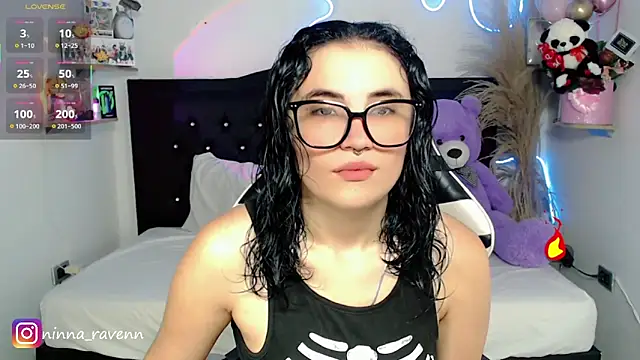 AriaDark online show from May 1, 2026, 9:09 pm