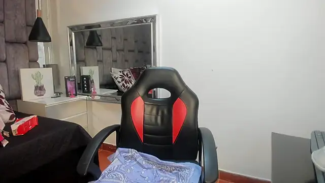 Snapshot of JenniQ69 chatting on March 12, 2026, 1:48 pm JenniQ69 online show from March 12, 2026, 1:48 pm