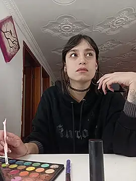 Snapshot of JenniQ69 chatting on February 18, 2026, 1:29 pm JenniQ69 online show from February 18, 2026, 1:29 pm