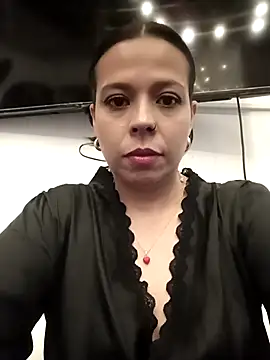 Snapshot of RossyAlvarez chatting on August 5, 2026, 4:50 am RossyAlvarez online show from August 5, 2026, 4:50 am