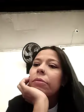 Snapshot of RossyAlvarez chatting on July 25, 2026, 1:24 am RossyAlvarez online show from July 25, 2026, 1:24 am