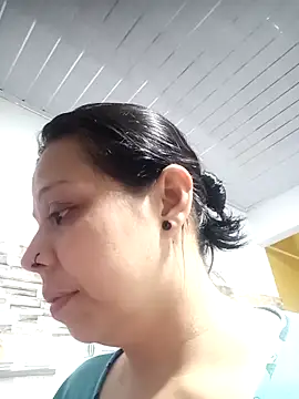 Snapshot of RossyAlvarez chatting on June 10, 2026, 12:23 am RossyAlvarez online show from June 10, 2026, 12:23 am