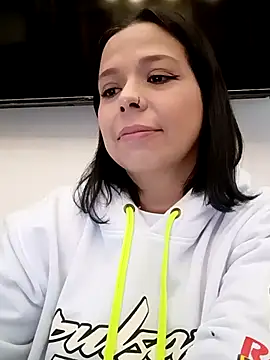 Snapshot of RossyAlvarez chatting on July 23, 2026, 10:49 pm RossyAlvarez online show from July 23, 2026, 10:49 pm