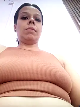RossyAlvarez online show from April 24, 2026, 2:41 pm