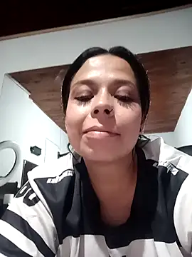 RossyAlvarez online show from April 28, 2026, 2:27 am