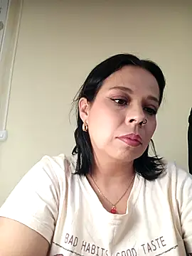Snapshot of RossyAlvarez chatting on July 7, 2026, 10:13 pm RossyAlvarez online show from July 7, 2026, 10:13 pm