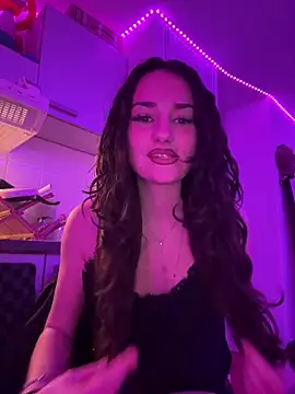 claraaaa06 online show from February 3, 2026, 7:52 pm