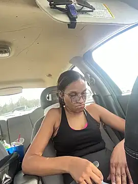 icanbeyourplaytoy online show from February 12, 2026, 7:35 pm