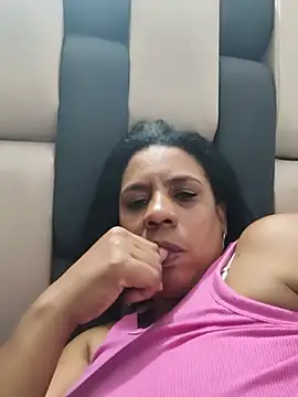 Zeyllyjhonson online show from June 28, 2026, 7:42 pm