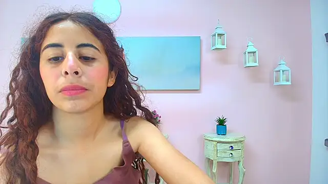 Snapshot of scarlett_clyde chatting on June 19, 2026, 12:44 pm scarlett clyde online show from June 19, 2026, 12:44 pm