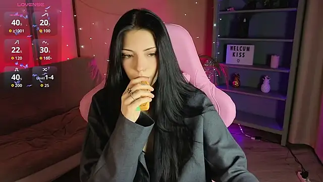 Kelly  Bunny online show from February 10, 2026, 5:50 am