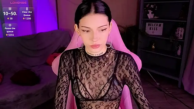 Kelly  Bunny online show from June 3, 2026, 1:01 pm