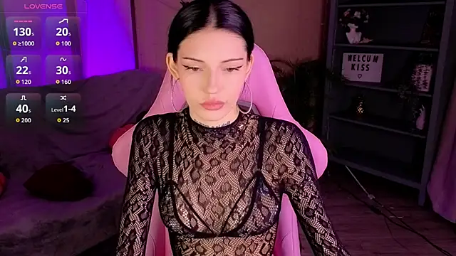 Kelly  Bunny online show from June 3, 2026, 2:33 pm