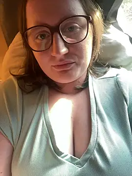 Snapshot of lucycomestrue chatting on July 11, 2026, 12:11 am lucycomestrue online show from July 11, 2026, 12:11 am