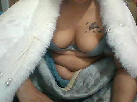 Snapshot of LoveShae_01 chatting on February 18, 2026, 2:46 pm LoveShae 01 online show from February 18, 2026, 2:46 pm