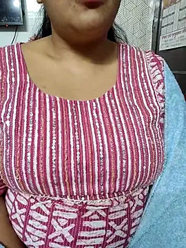 Snapshot of GaggingGirl_ chatting on February 13, 2026, 5:57 pm GaggingGirl online show from February 13, 2026, 5:57 pm