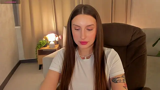 Celine Coello online show from April 30, 2026, 1:18 pm