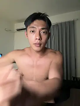 Yooo17 online show from May 9, 2026, 4:54 pm