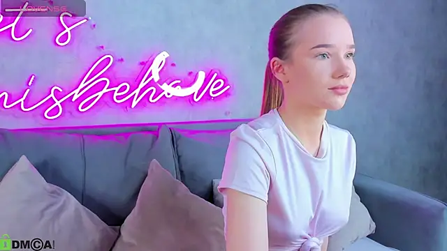 Nicole Vasquez online show from March 4, 2026, 9:28 am