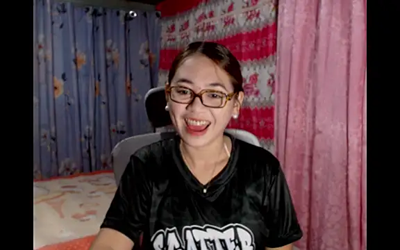 Snapshot of pinay_mayahiga chatting on July 19, 2026, 1:19 pm pinay mayahiga online show from July 19, 2026, 1:19 pm