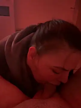 blowbabe77 online show from February 4, 2026, 9:21 pm