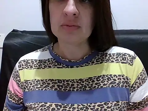 lara munhoz online show from January 16, 2026, 2:04 am