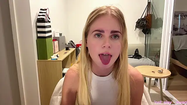 Snapshot of Slay_Swag chatting on March 5, 2026, 10:23 am Slay Swag online show from March 5, 2026, 10:23 am