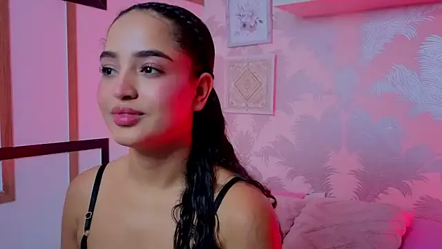 Snapshot of Emma_Thompssonn chatting on June 20, 2026, 12:21 pm Emma Thompssonn online show from June 20, 2026, 12:21 pm