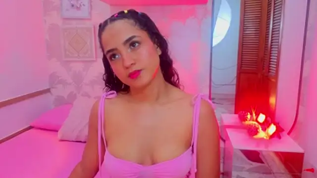 Emma Thompssonn online show from May 6, 2026, 12:09 pm