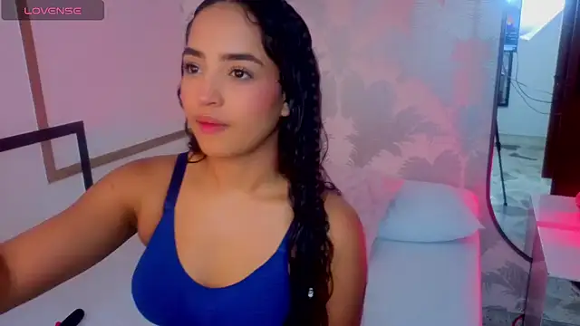 Snapshot of Emma_Thompssonn chatting on May 28, 2026, 12:11 pm Emma Thompssonn online show from May 28, 2026, 12:11 pm